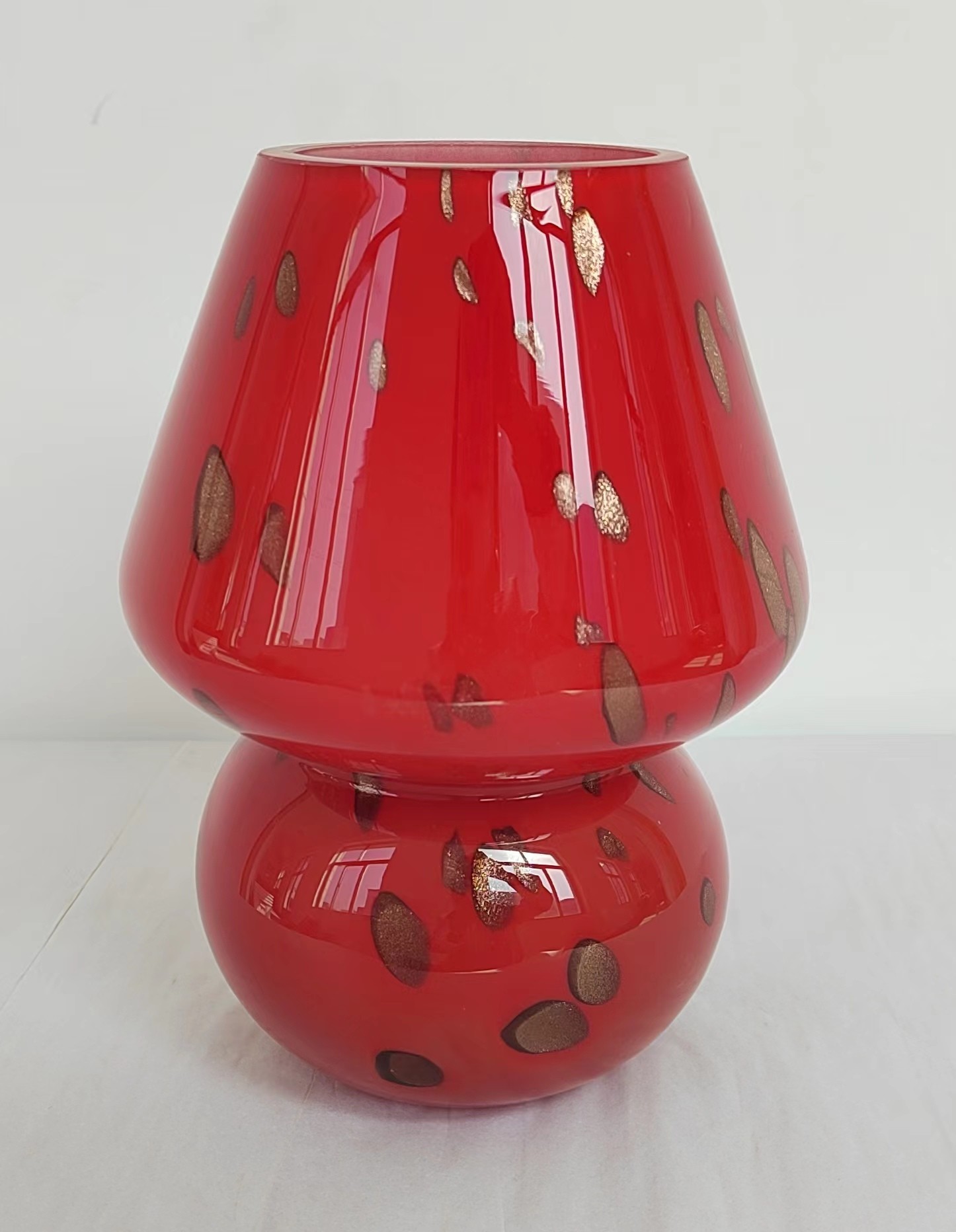 Glass candle holder in primary color